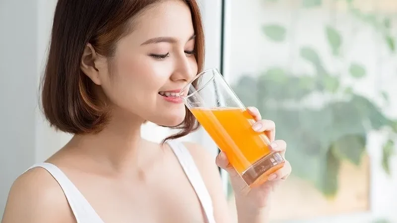 Uống nước cam đúng cách: Bí quyết tận dụng tối đa dinh dưỡng từ trái cây quen thuộc